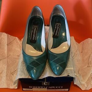 Vintage Roberto Capucci green heels, 7b, used